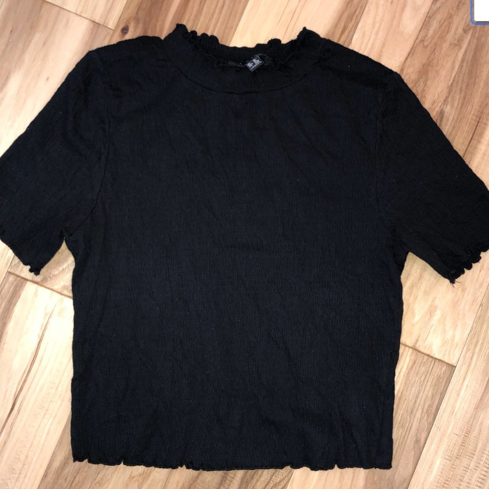 New Look Crinkle Mock Neck Top Short Sleeve Crop